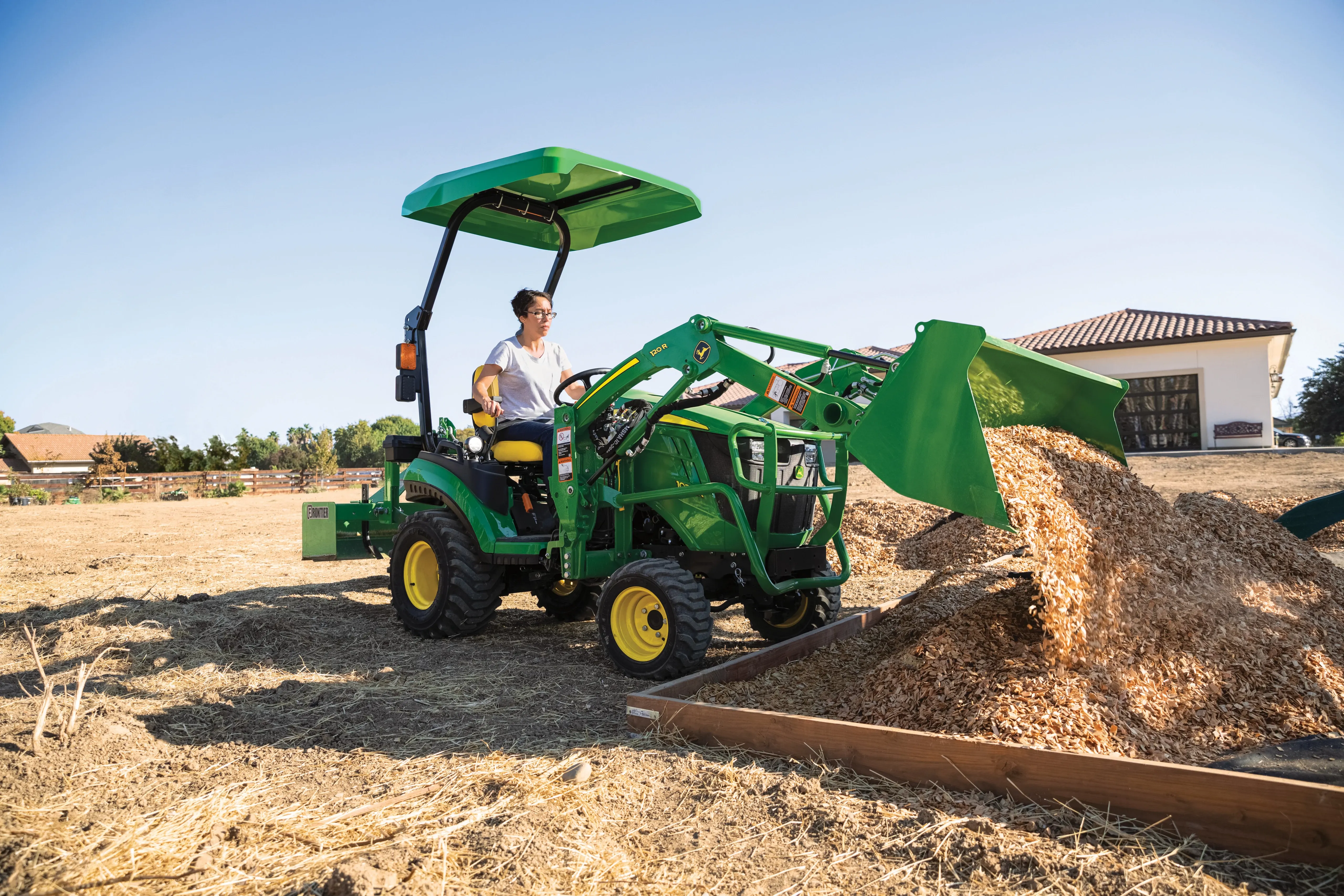 John Deere 1025R Hard Cab 81 - tpqjibu